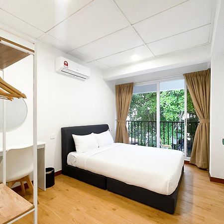 Lili Stay By The Beach George Town Exterior photo
